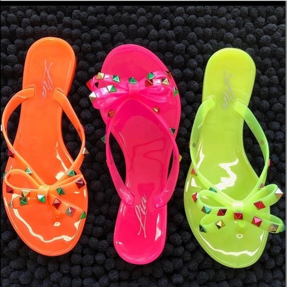 Shoes - Pink studded flip flops